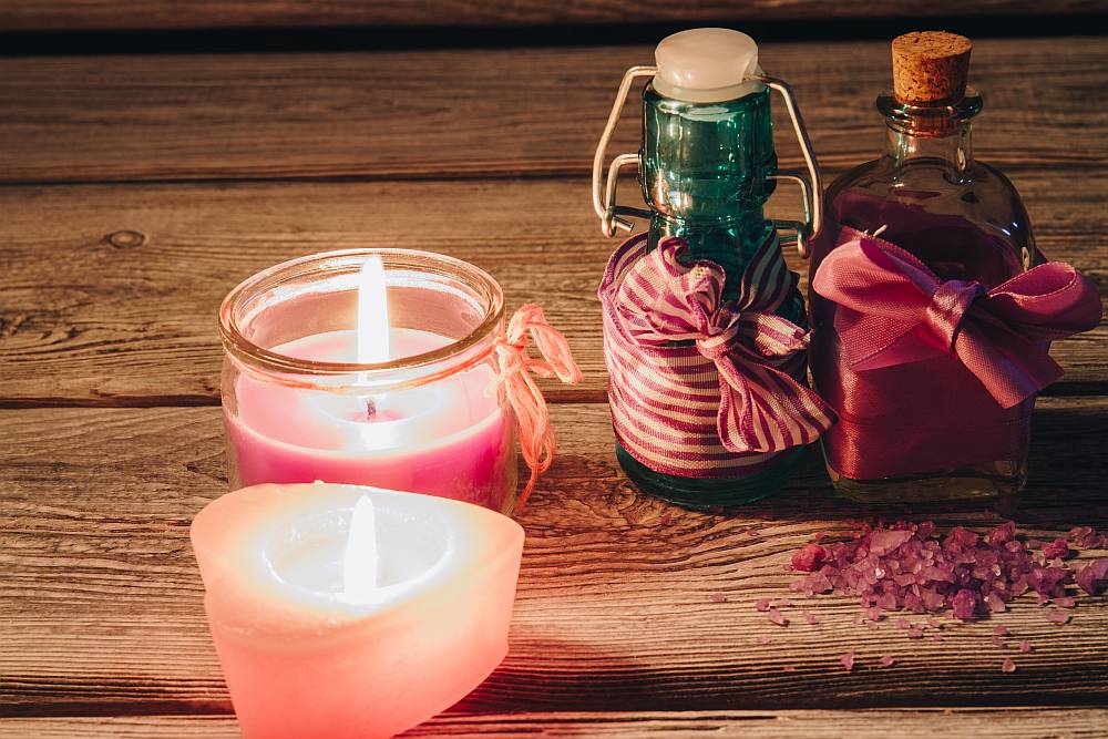Tradycje i zwyczaje związane z używaniem świeczek olejowych w różnych kulturach i religiach